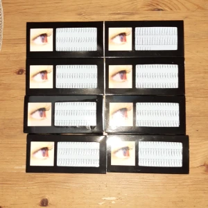 Magic Eyes svarta lösögonfransar - Säljer flera förpackningar Magic Eyes individuella lösögonfransar i svart. Fransarna är gjorda av syntetiskt hår och har medium längd. Perfekta för att bygga upp en fylligare fransrad eller skapa en naturlig look. Kommer i svarta kartonger med bild på öga.     1 st 25 kr 5 st 125 kr. !!OBS ni betalar för frakten om ni vill hänga den så finns det i Malmö men meddela mig gärna så kan jag höra av mig.