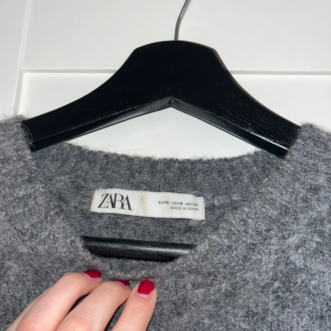 Grå stickad tröja från Zara - 1