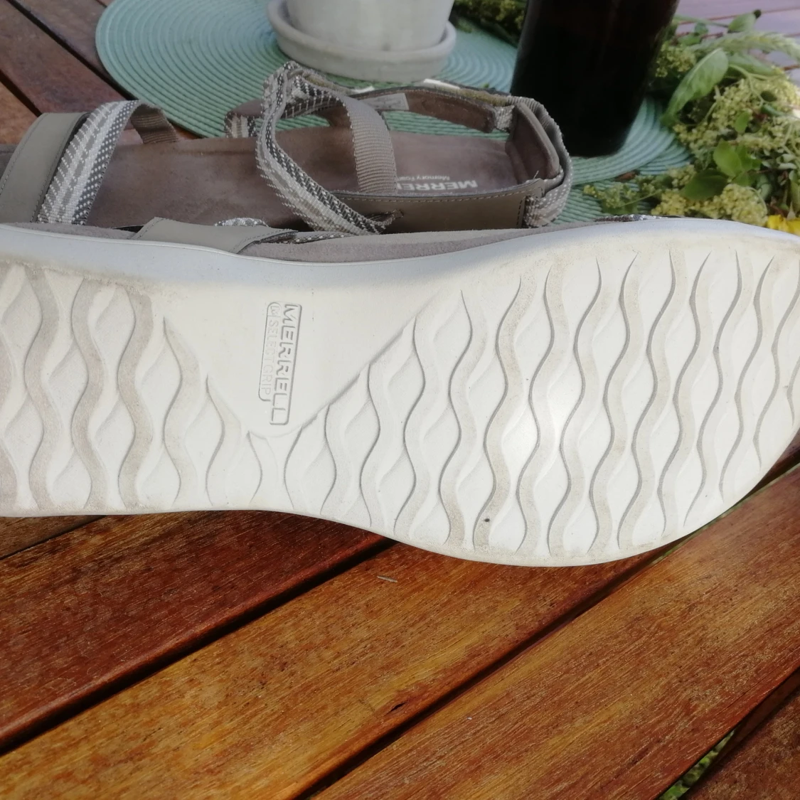 Grå sandaler från Merrell strl 42 - 4