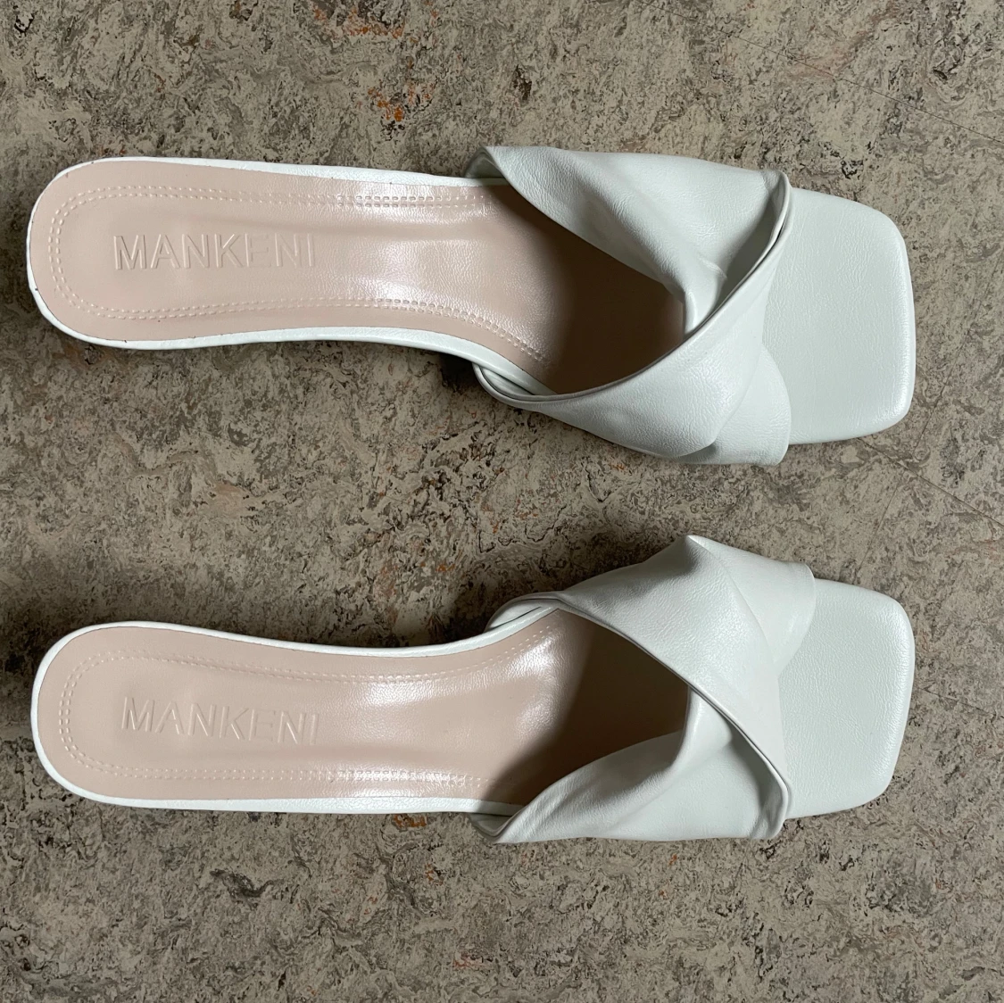 Vita klackade sandaler från Mankeni - 4