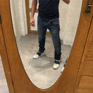 Replay jeans  - Ett par snygga jeans från Replay i storlek W34 L34 i modellen Anbbas 