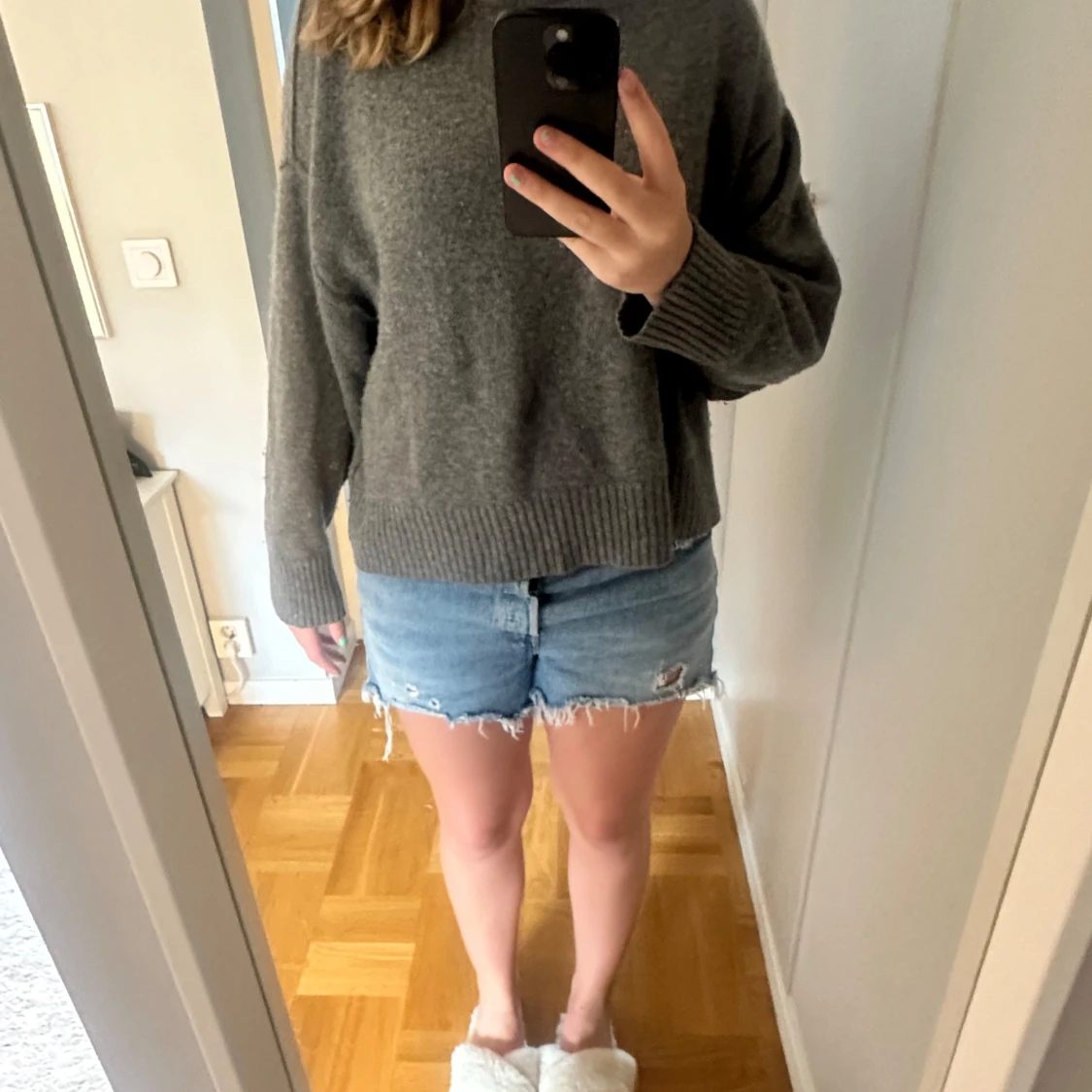Levi's jeansshorts med slitna detaljer - 3