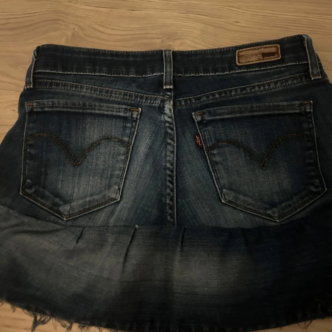 Levi's jeanskjol med rå kant - 2