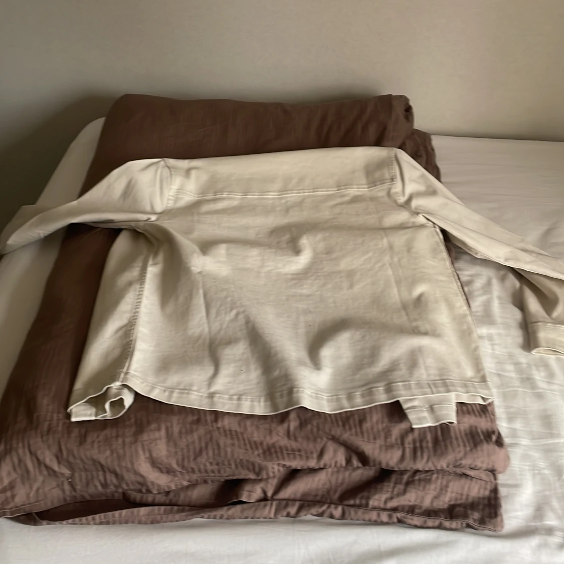 Beige overshirt i bomull - 1