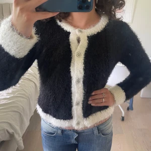 Tröja - Fin tröja/kofta som endast är använd en gång💕