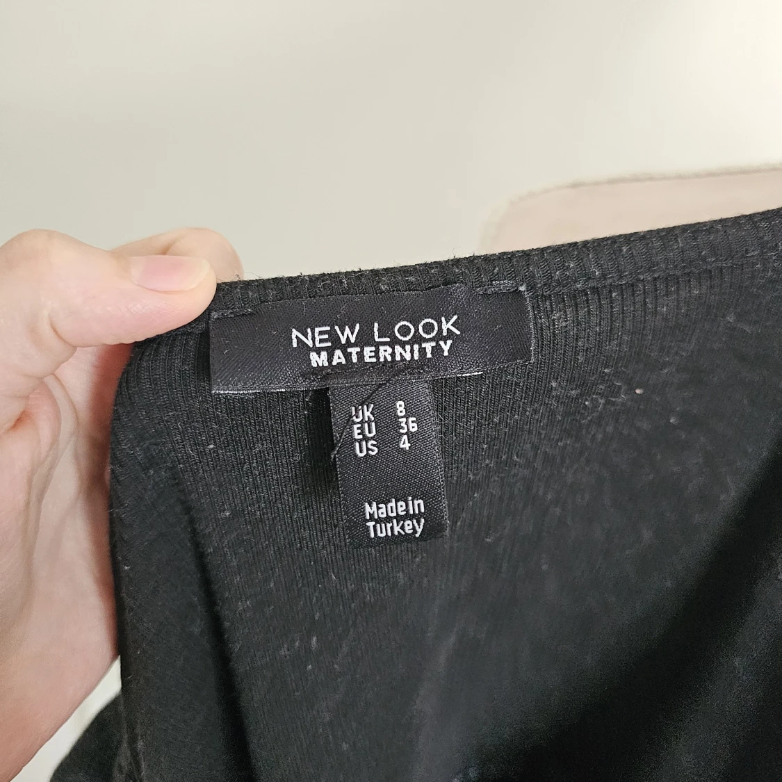 Svart omlottopp från New Look Maternity - 2
