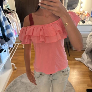 Rosa volang topp  - Super snygg volang topp från H&M i storlek M men sitter som s bra skick 