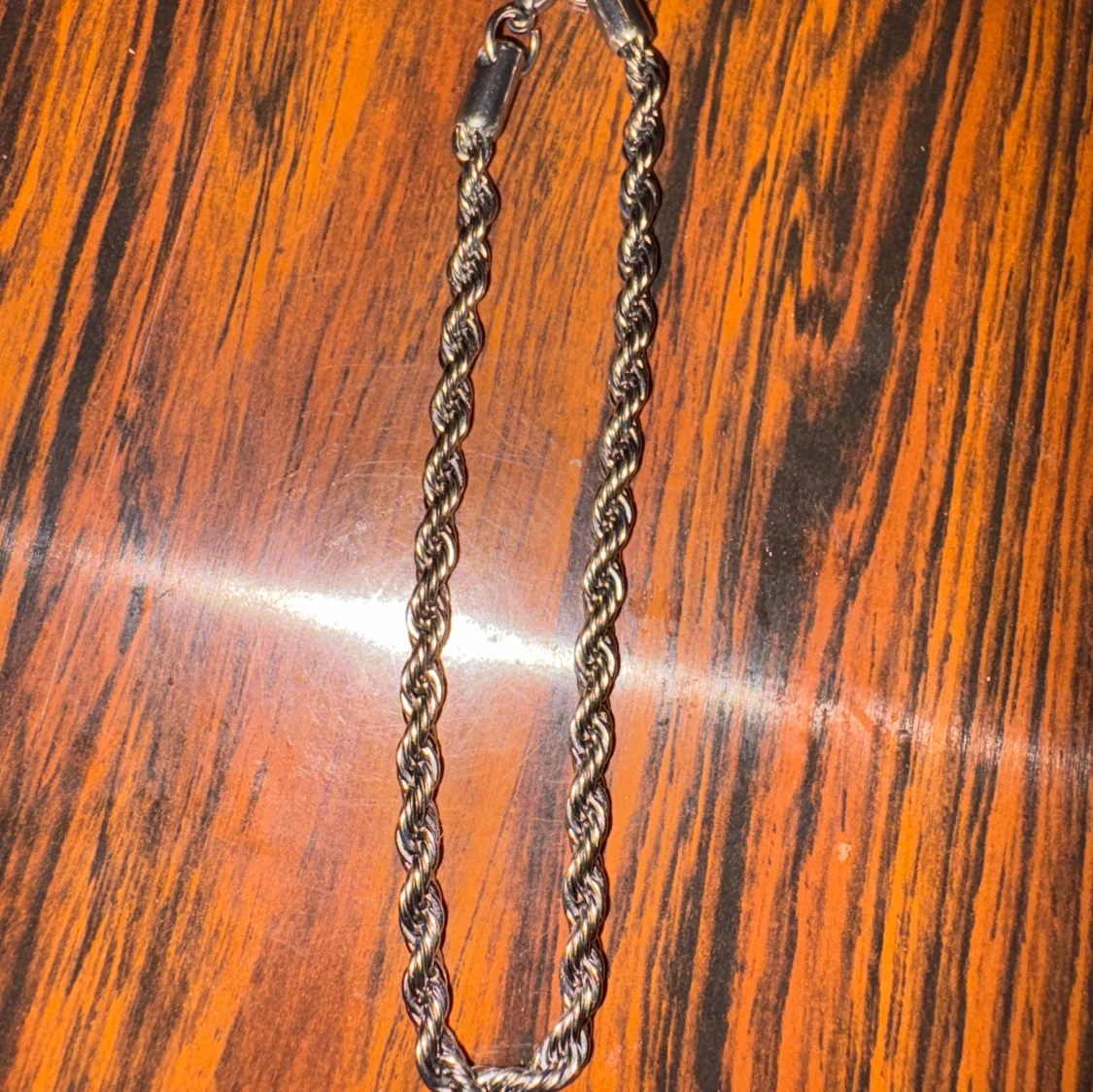 Tjockt silverfärgat halsband med tvinnad kedja - 1