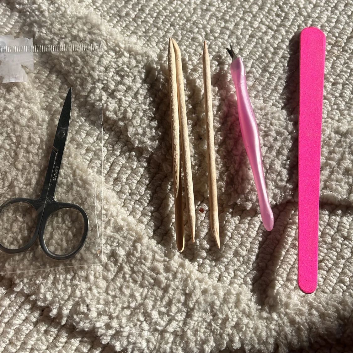 Nagelkit med gel-lack och UV-lampa  - 2