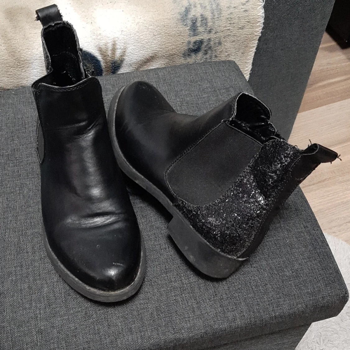 Svarta Chelsea boots med glitterdetalj - 2