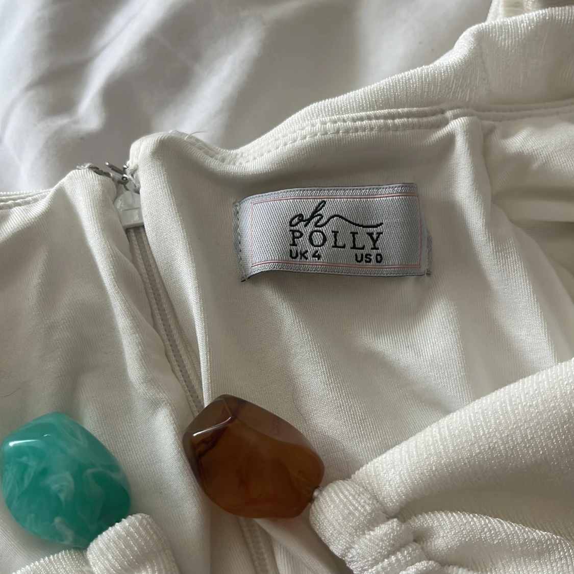 Vit offshoulder klänning Oh Polly - 2