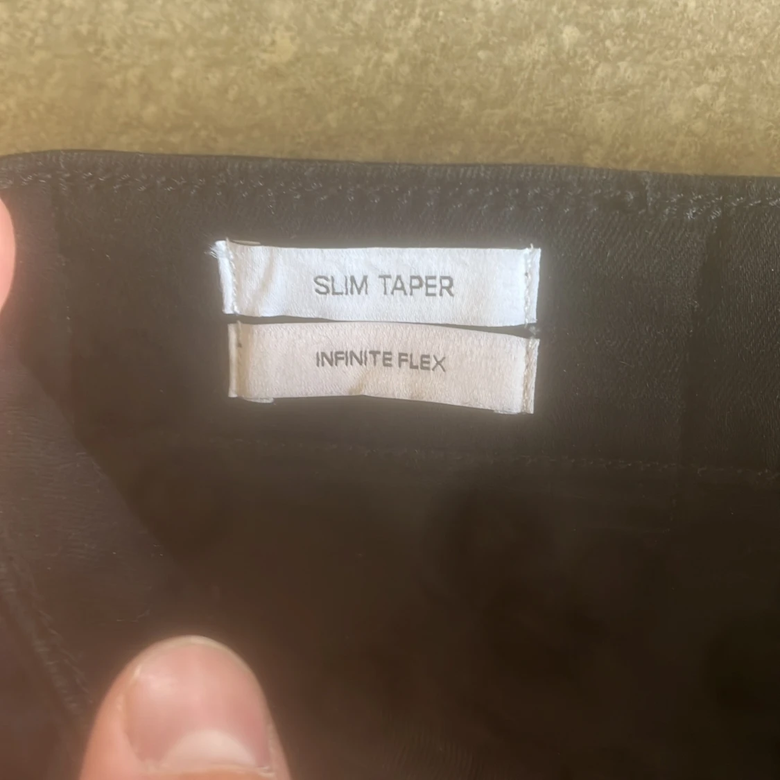 Svarta slim taper jeans från Calvin Klein - 2