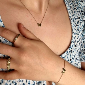 Edblad smycksset - Jag använder bara silver och därför vill sälja detta jättefina set💫💕 Använd en enstaka gång!  Original pris halsband 299kr och armbandet för 249kr