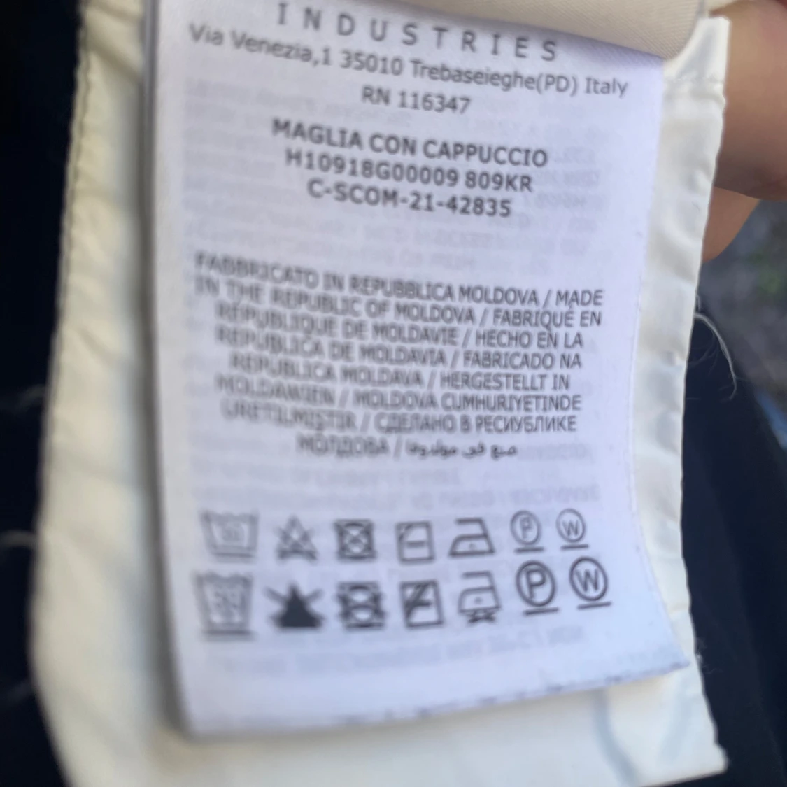 Vit pufferjacka med huva från Moncler - 2