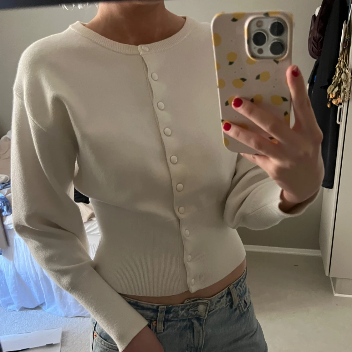 Vit ribbad kofta med knappar - 1