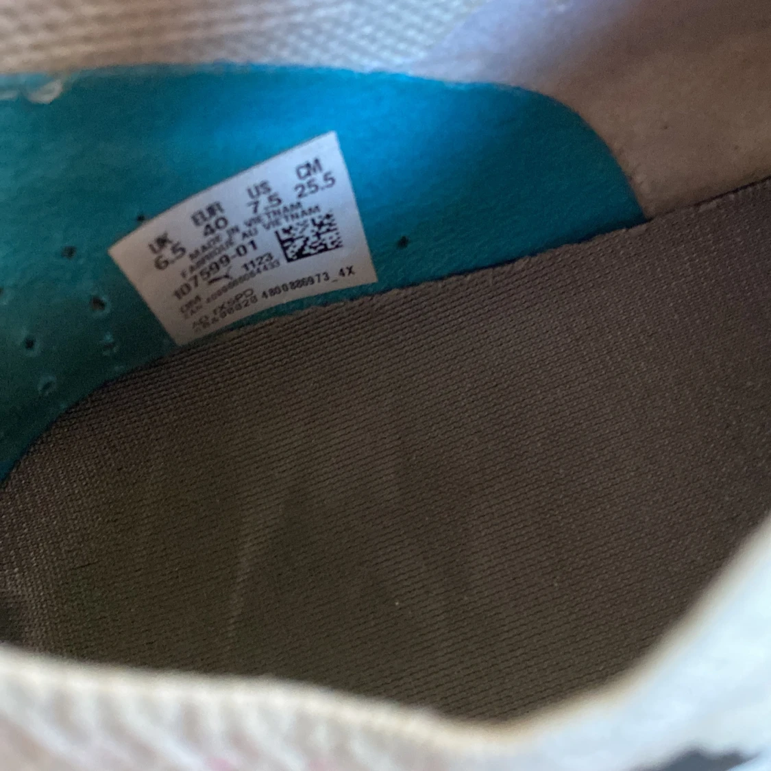 Puma fotbollsskor i vitt och rosa Elite - 4