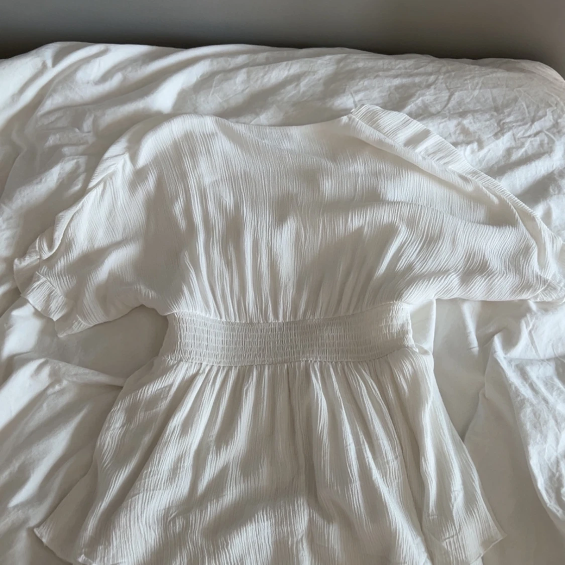 Vit omlottklänning från Amisu - 1