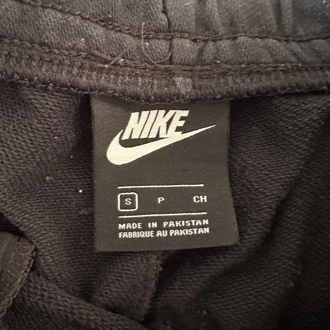 Svarta Nike mjukisbyxor - 2