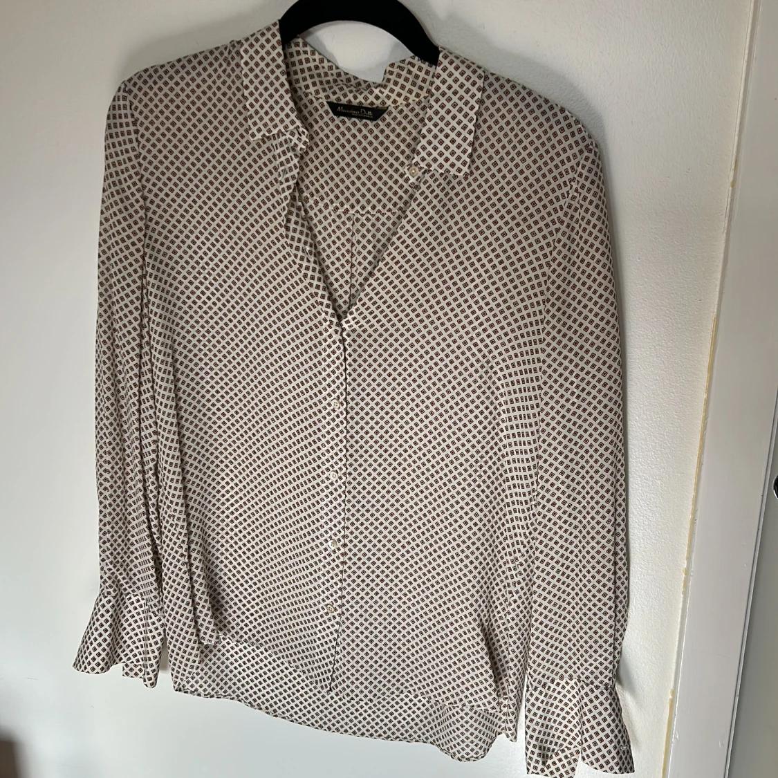 Mönstrad blus från Massimo Dutti