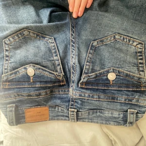Blå jeans från Gina - Snygga blå jeans från Gina använda väldigt få gången slutsålda på hemsidan
