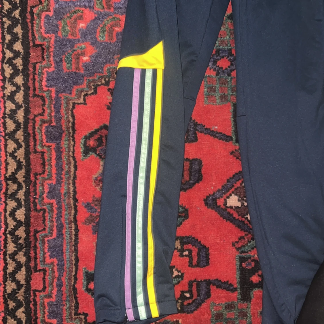 Träningsbyxor från Adidas - 2