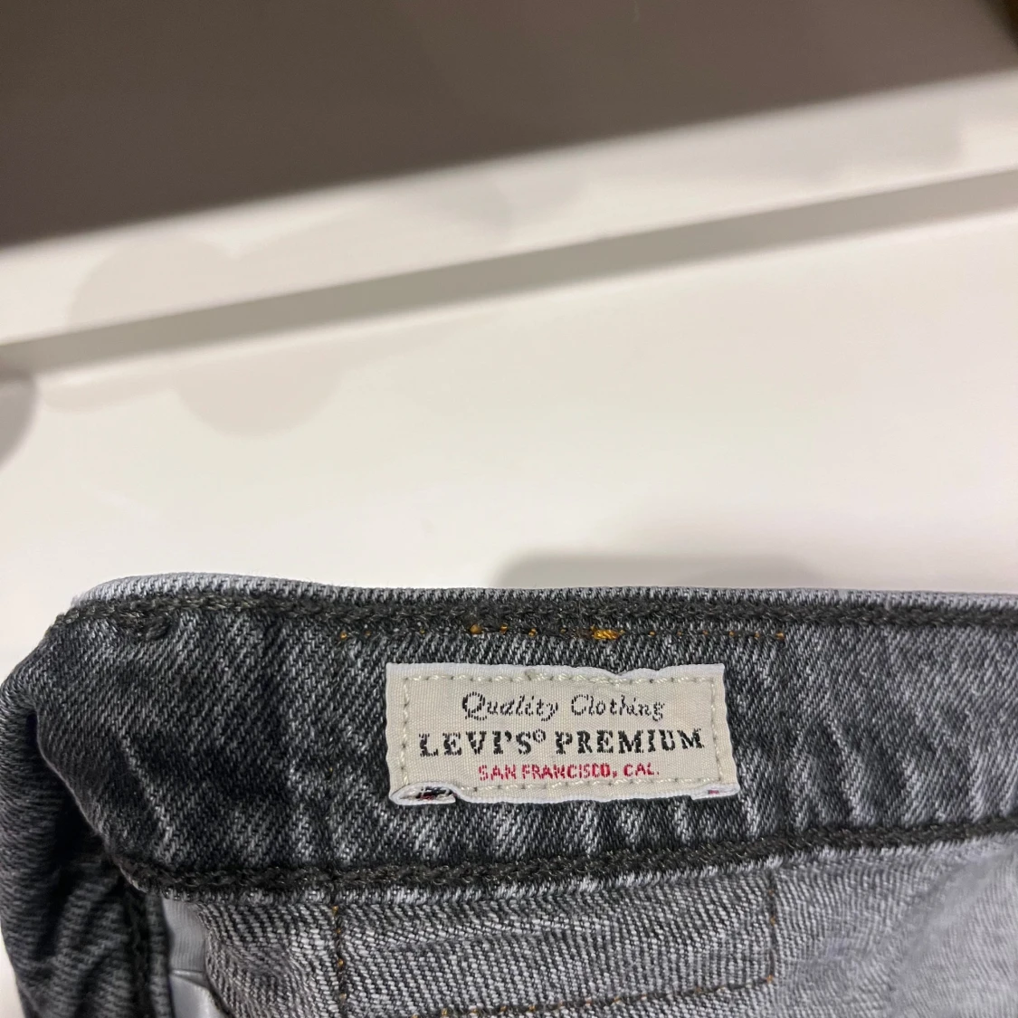 Grå jeans från Levi's - 2