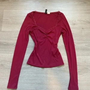 Topp - Supersöt topp från H&M💕Använd fåtal gånger😊