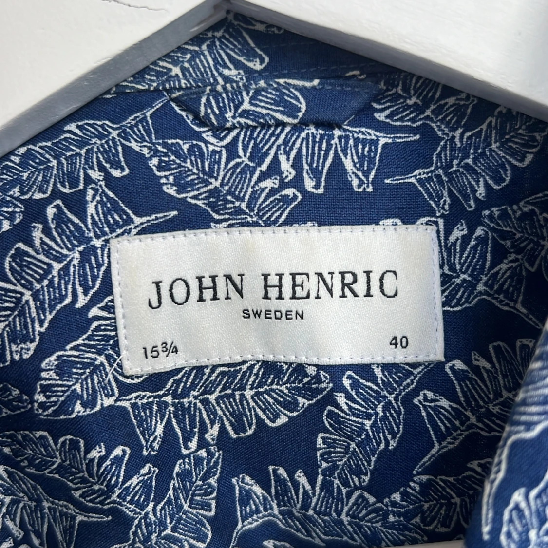 Blå blommig skjorta från John Henric - 2