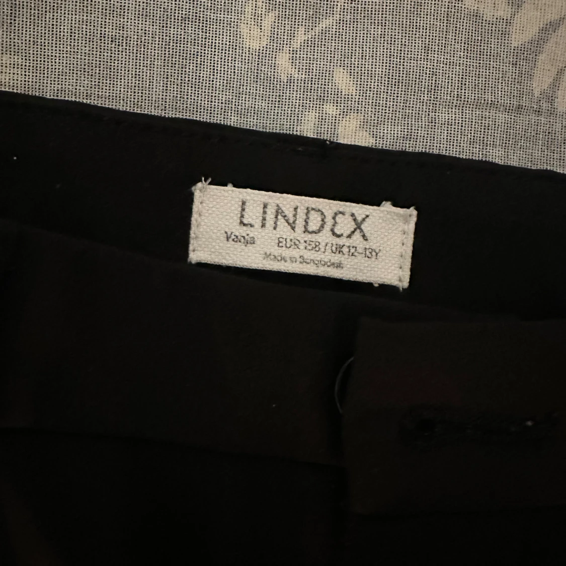 Svarta kostymbyxor från Lindex - 1