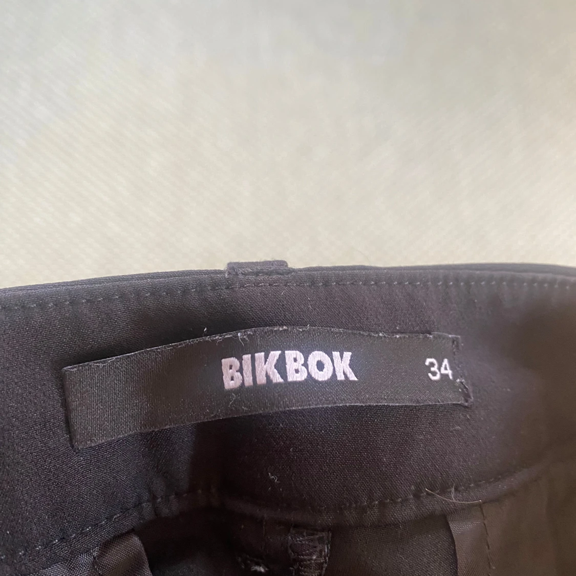 Svarta kostymbyxor från BikBok - 2