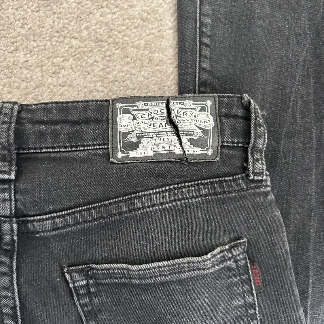 Svarta bootcut jeans från Crocker - 3