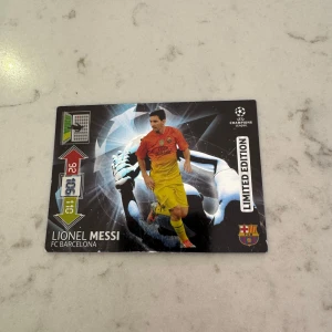  Messi special fotbollskort - Säljer några special fotbollskort på Messi, går antingen att köpa alla tillsammans eller ett kort. Meddela gärna om det så går pris att diskutera.