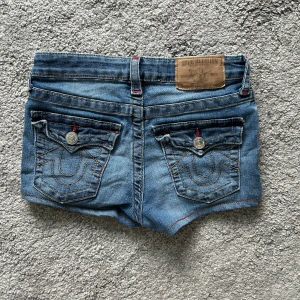 True religion shorts  - True religion shorts. Storlek 10. Skulle säga ca 32 storlek