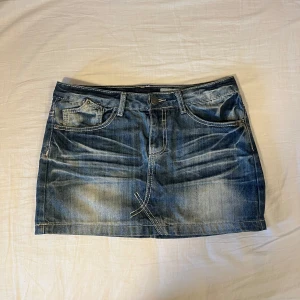 Jeanskjol  - Midjemått: 40cm 💖