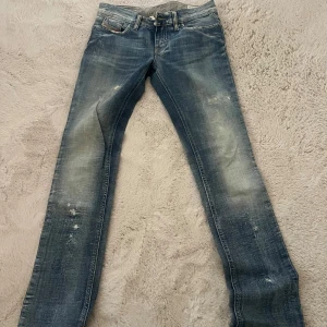 Ljusblåa jeans - Säljer pga att de är för stora för mig!