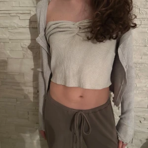 Kofta - Snygg grå kofta! Pris kan diskuteras 