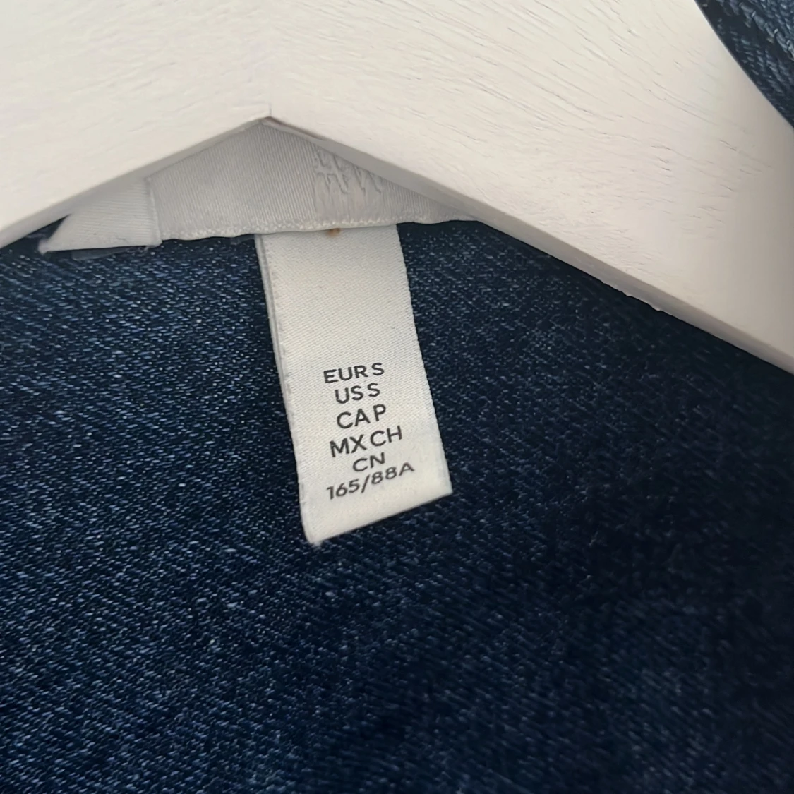 Mörkblå jeansskjorta med knappar - 1
