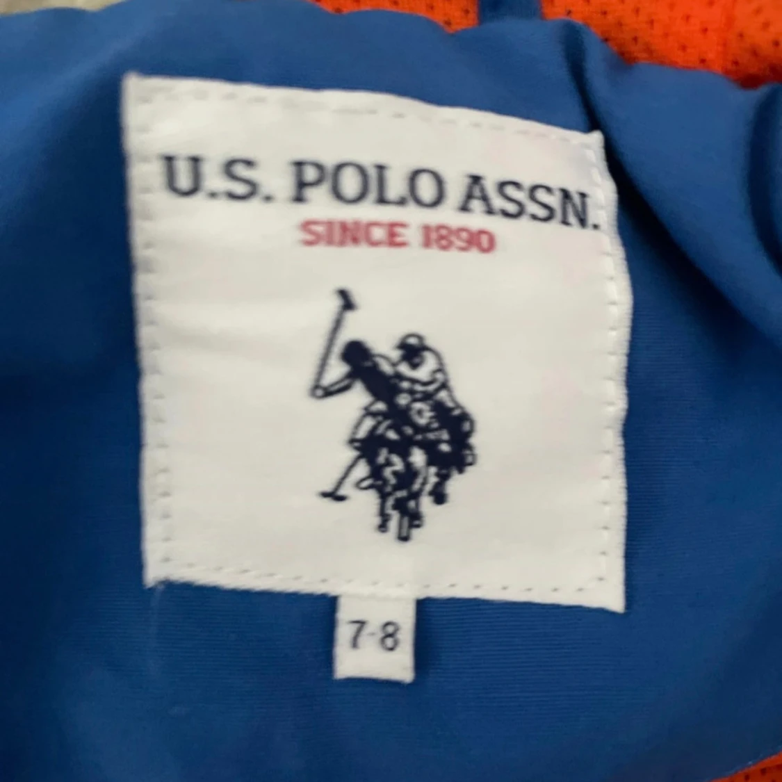 Blå vindjacka med huva från U.S. Polo Assn. - 4