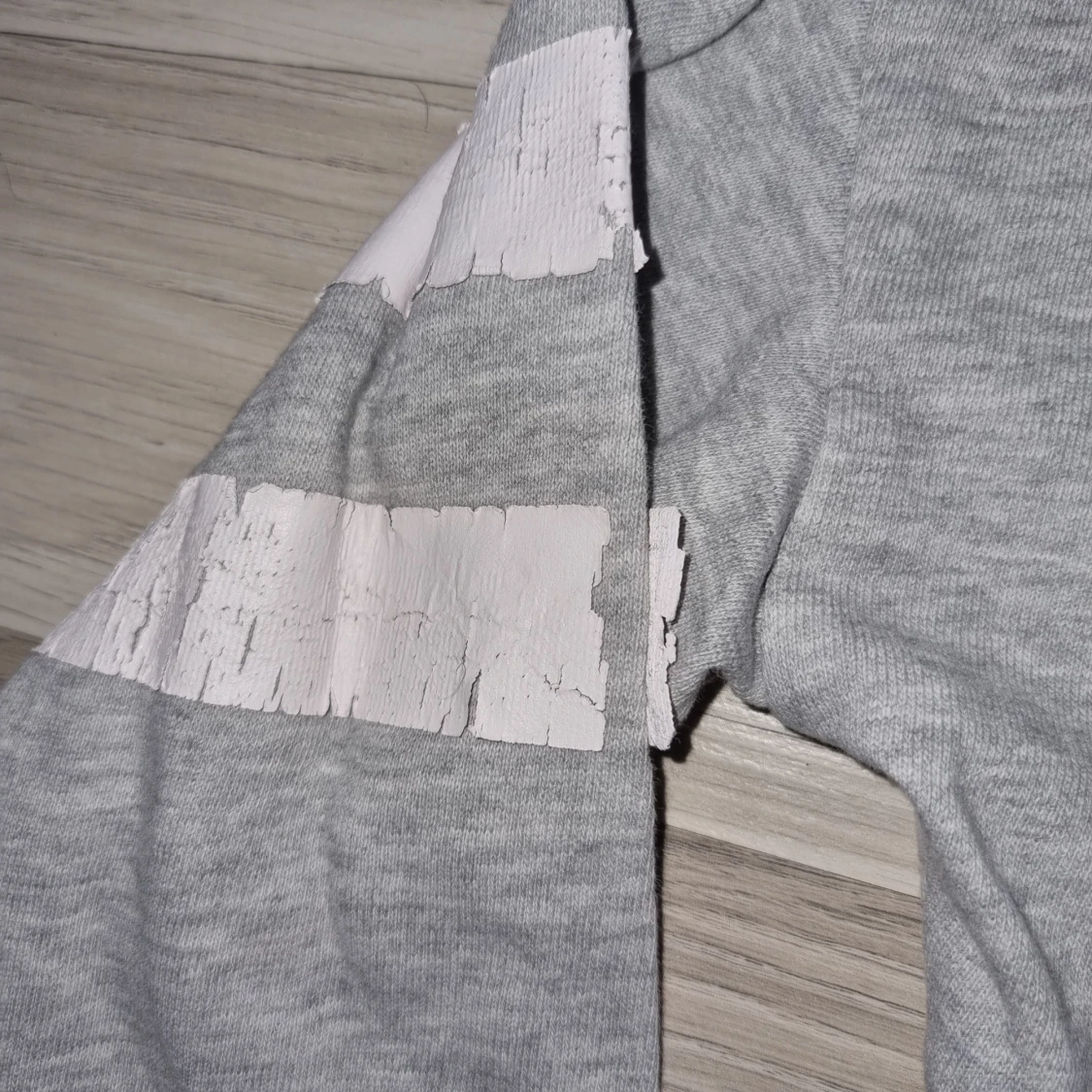 Grå croppad sweatshirt från H&M - 3