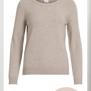 Stickad tröja  - Absolut aldrig andvänd, nypris 330! Pris går att diskutera