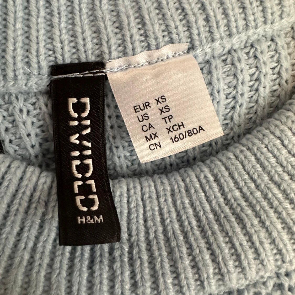 Ljusblå stickad croppad tröja från H&M Divided - 3