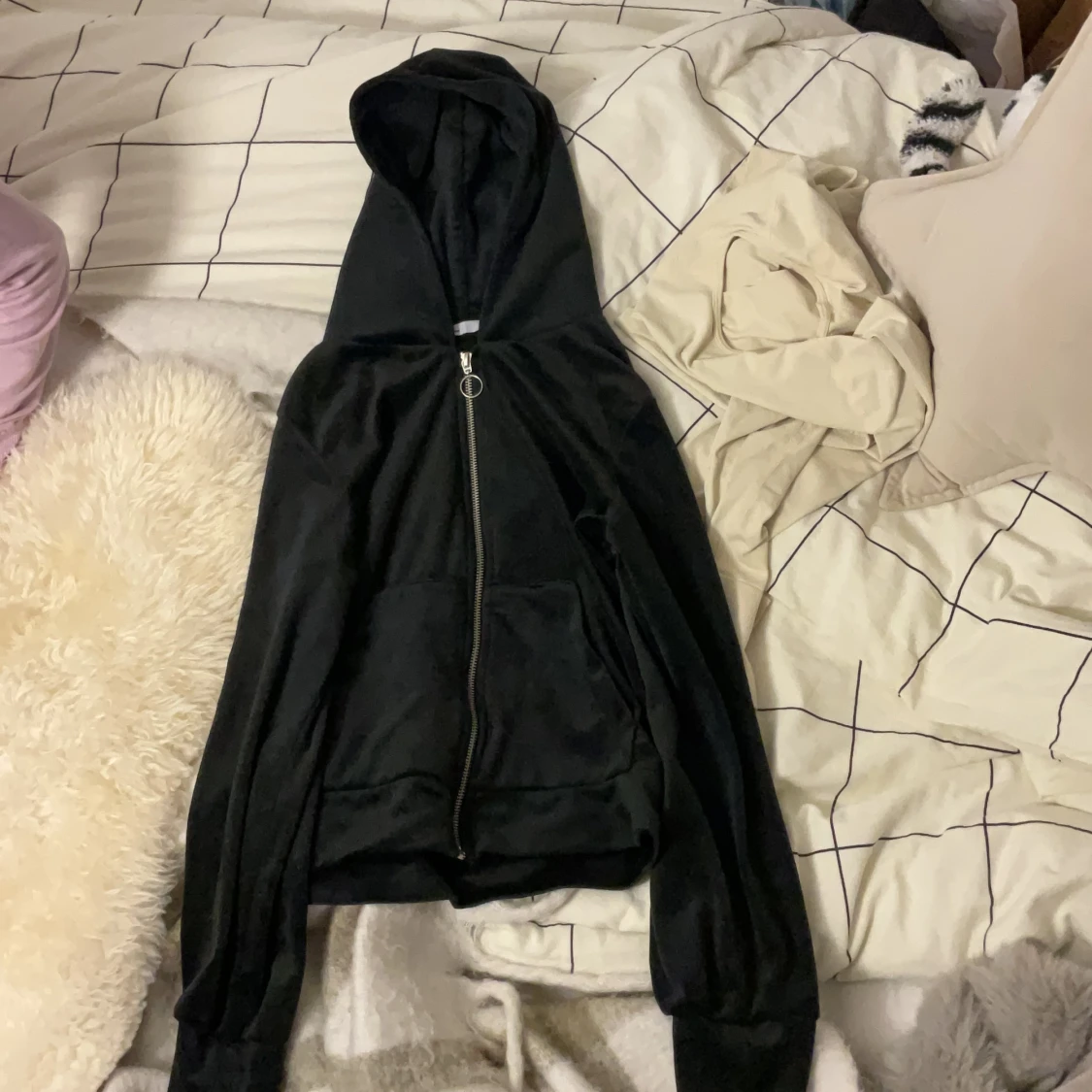 Svart hoodie med dragkedja från 157 - 1