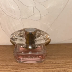Versace Bright Crystal parfym - Använd fåtal gånger! 
