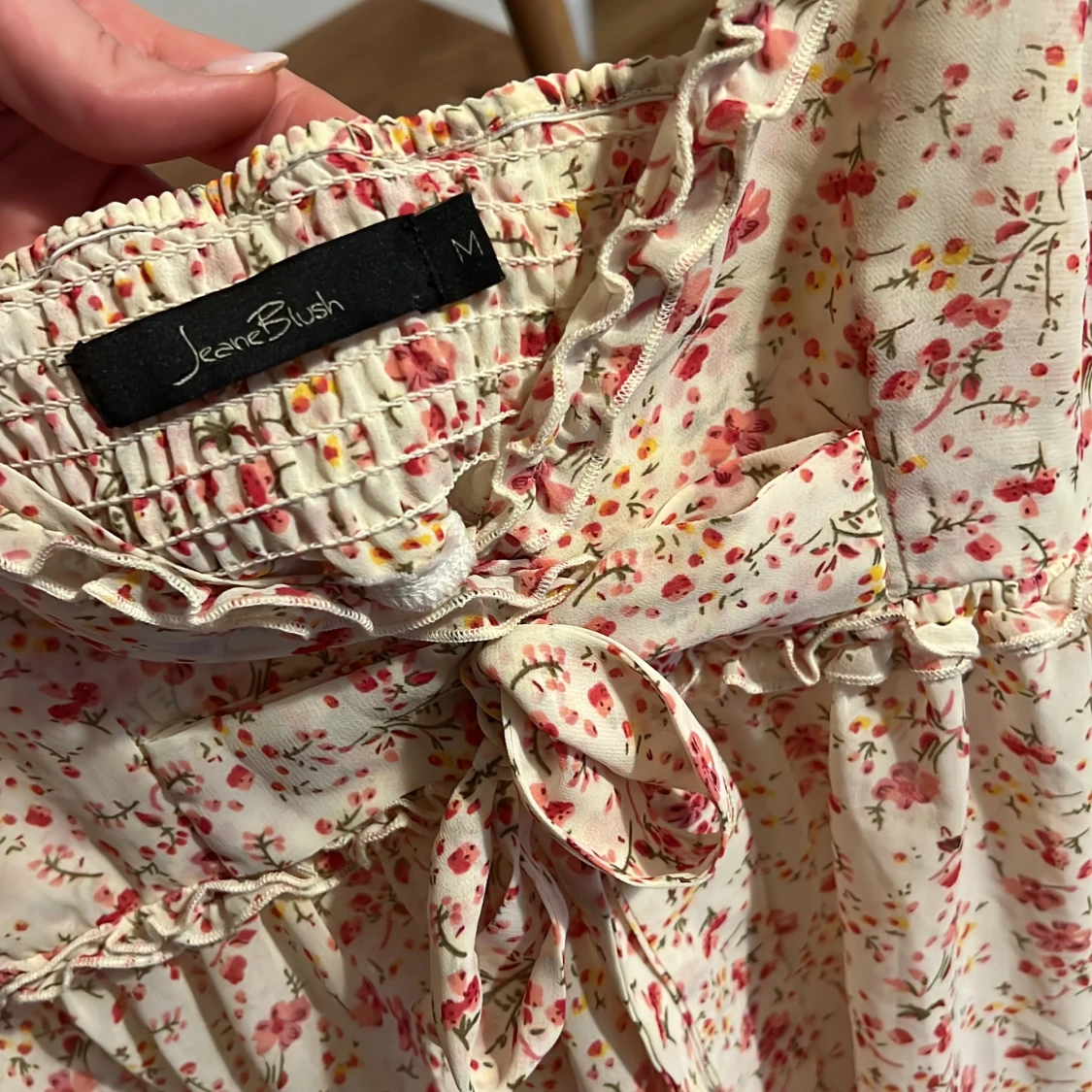 Blommig linnetopp från Jeane Blush - 1