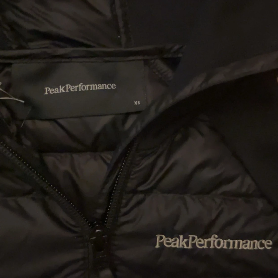 Svart pufferjacka Peak Performance XS - 3