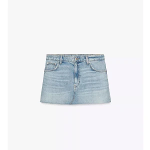 Jeanskjol från Zara - Jättefin men tyvärr för stor för mig, aldrig använd😇