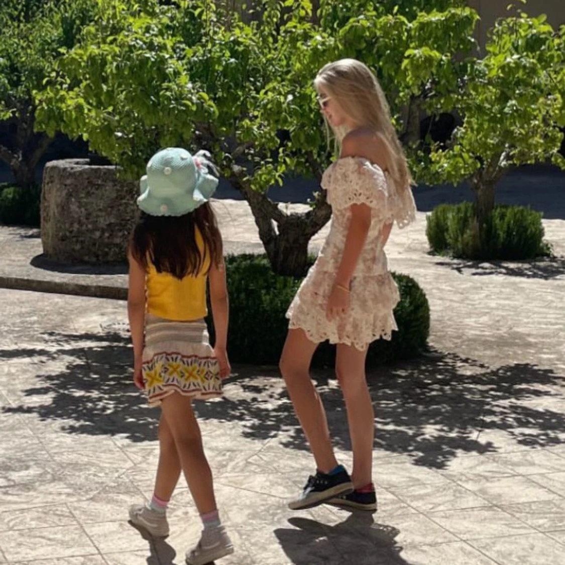 Klänning (intressekoll) - 1