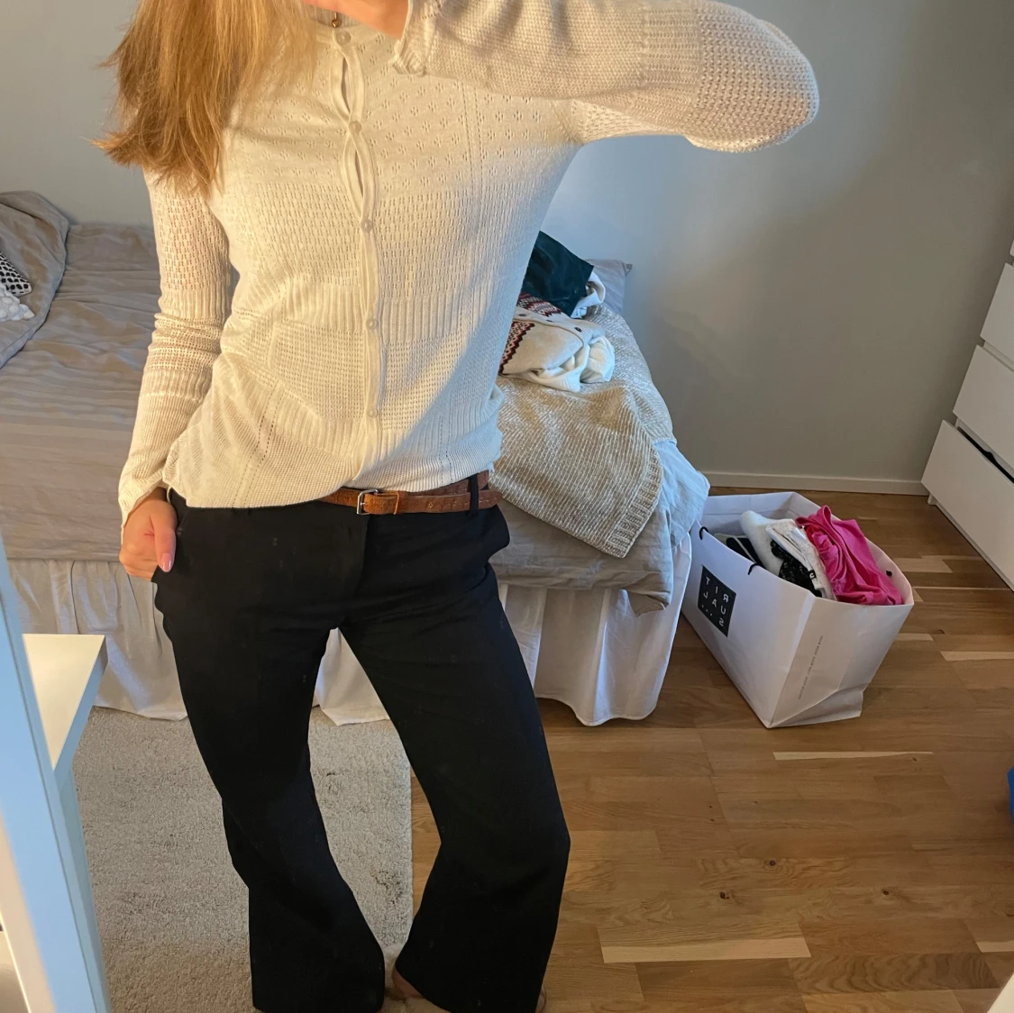 Vit stickad kofta med knappar - 2