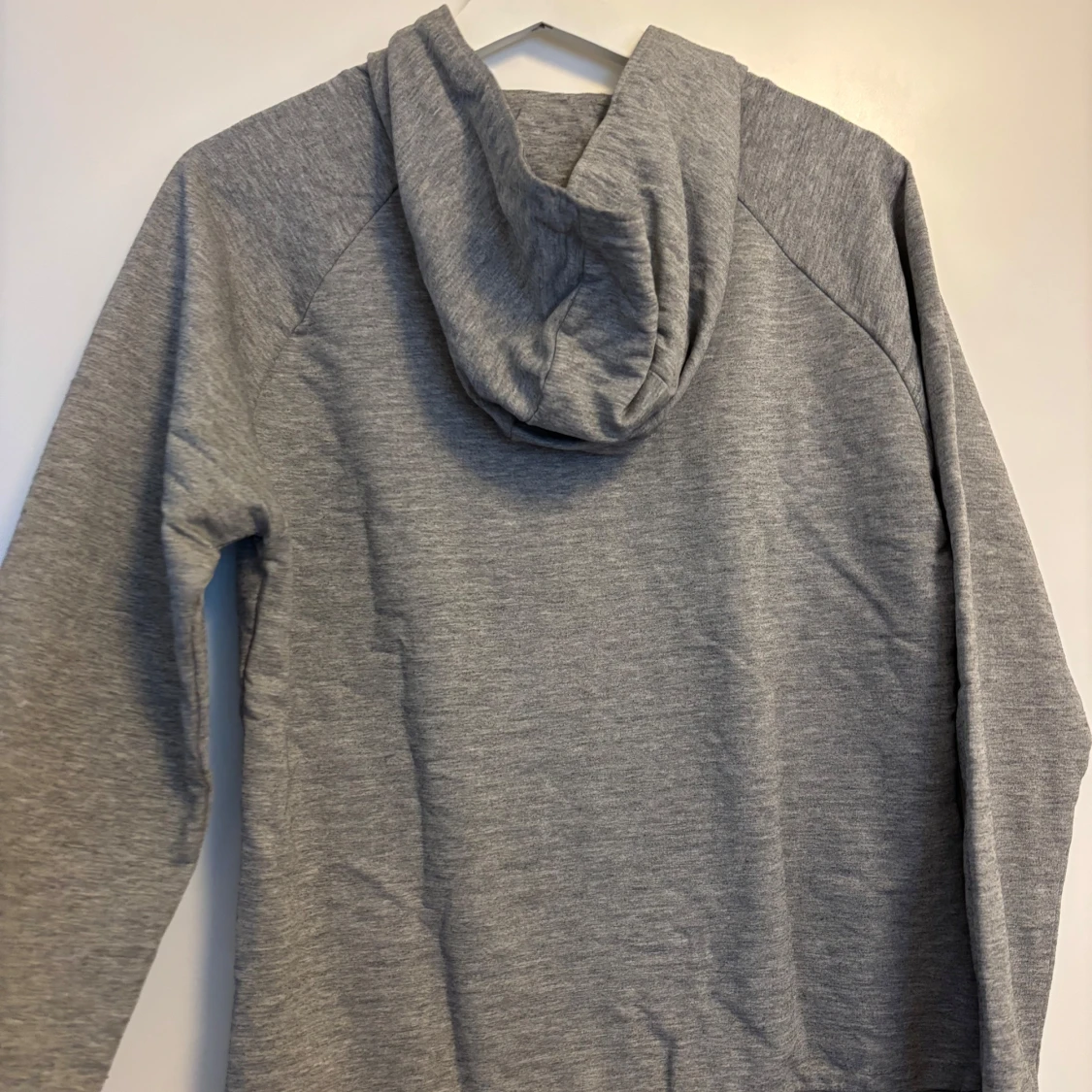 Grå hoodie från Hummel med tryck - 1