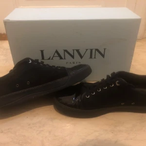 Lanvin skor (storlek 8)  - Hel svarta lanvin skor i storlek 8. Låda ingår ej 